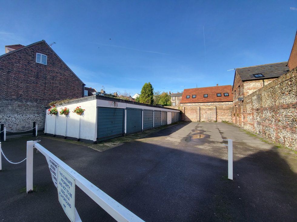 PETITION Oppose Arun District Council building a 4bedroom Airbnb in